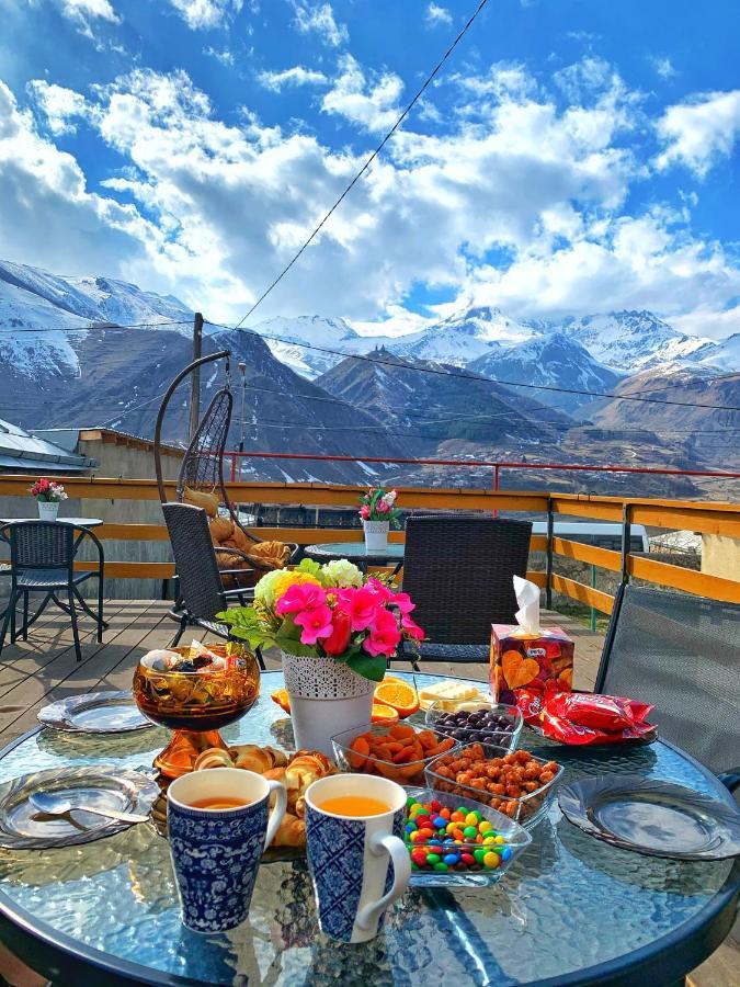 Hotel Elia Kazbegi Exteriör bild