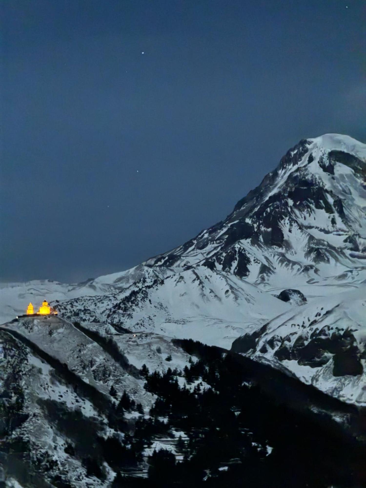 Hotel Elia Kazbegi Exteriör bild