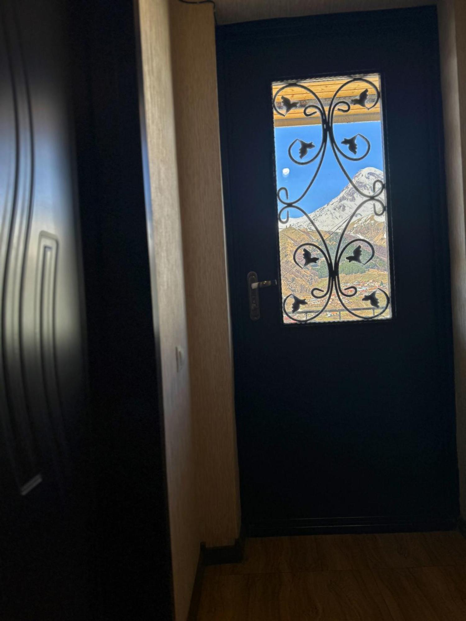 Hotel Elia Kazbegi Exteriör bild