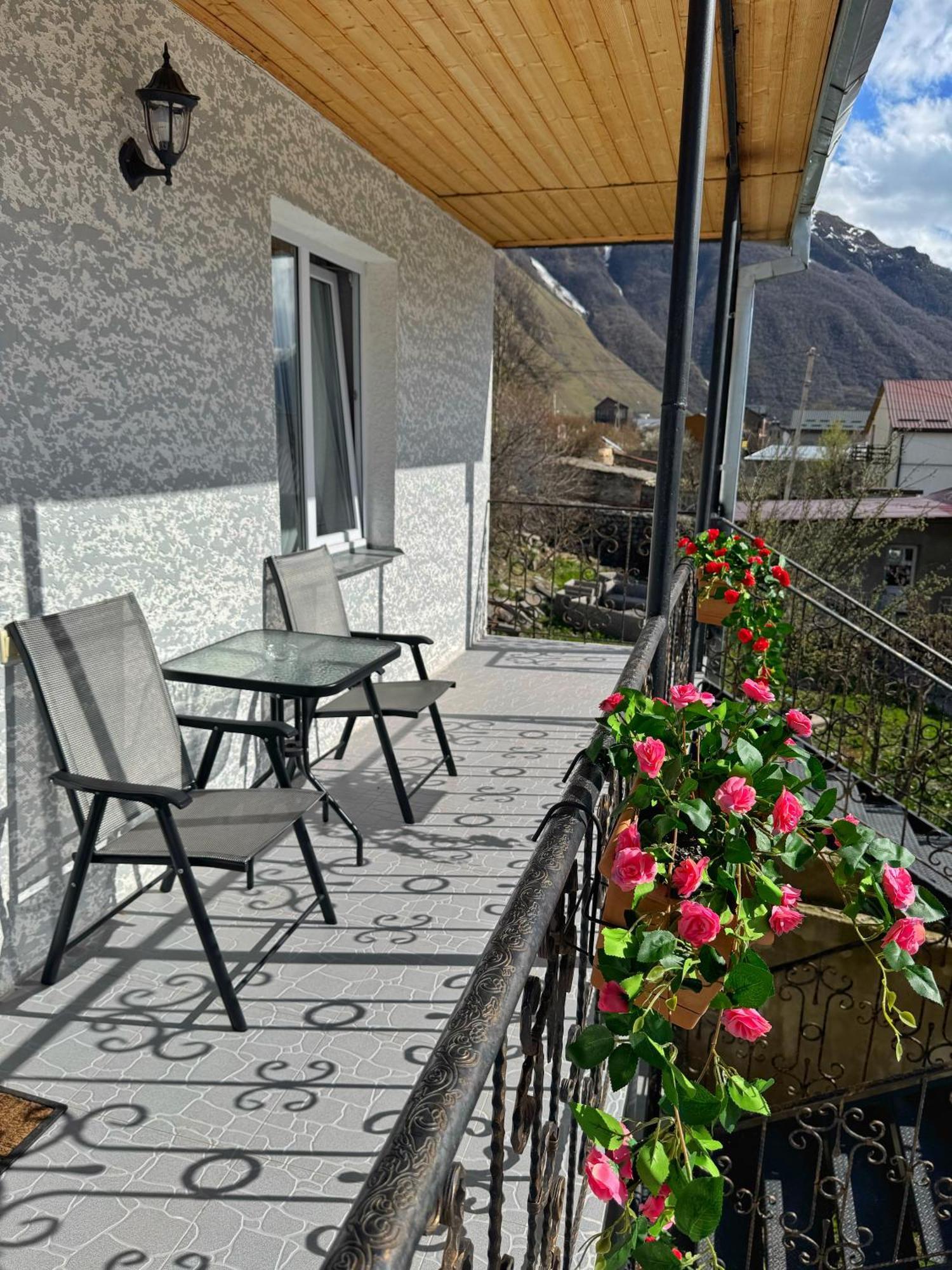 Hotel Elia Kazbegi Exteriör bild